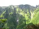 鬼ヶ面山の岩壁。