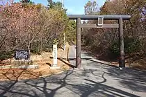 白山比咩神社分社への参道入口