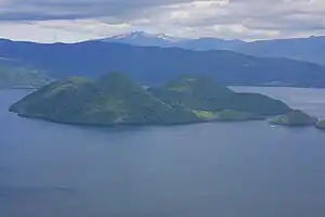 ポロモイ山から望む中島（2009年5月）