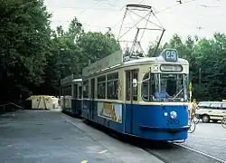 1950年代以降大量生産された3軸車のM形電車（1992年撮影）