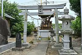 境内にある霊神社