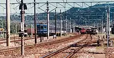 村上駅に停車中の急行「きたぐに」、キハ40系終着列車、165系急行佐渡（1985年8月）