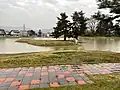 本堂前には塼（せん）が敷き詰められていた