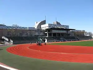 武蔵野総合体育館（競技場側から）