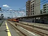 旧2番線ホームから旧1番線ホームを見る