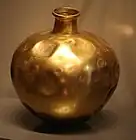 金のフラスコのレプリカ。