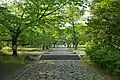 中門跡と参道