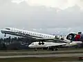 スカイウェストが運航するアラスカ・スカイウェストのボンバルディア CRJ-700（シータック空港にて）