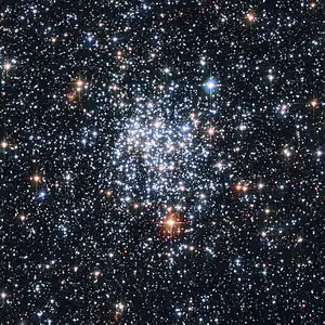 ハッブル宇宙望遠鏡による画像(Credit: HST/NASA/ESA)