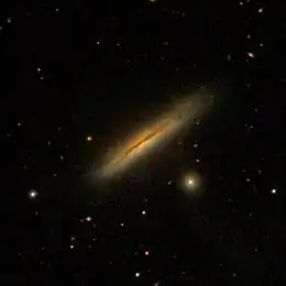 2MASSが撮影したNGC 52と周辺に映る天体の画像