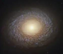ハッブル宇宙望遠鏡で撮影したNGC 2775