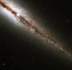 ハッブル宇宙望遠鏡で撮影したNGC 4013