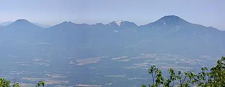 ニセコ東山系：昆布岳より望む右からニセコアンヌプリ・イワオヌプリ・ニトヌプリ・チセヌプリ