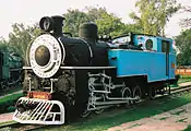 ニルギニ鉄道のラック式機関車37385、複式シリンダーを備えて2次側(上段)は車軸間のラック歯車を駆動する