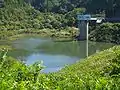 香坂ダム湖左岸に取水塔がある普段は水量が少ない