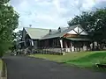 公園の東南にある軽スポーツ研修センター