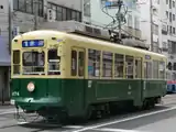ワンマン化改造・冷房設置後の370形374号360形と異なり尾灯は行先表示器の左右に設けられている
