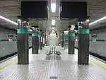 プラットホーム