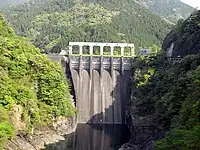 徳島県から国土交通省に管理が移管された長安口ダム(那賀川)。1955年完成、2007年(平成19年)移管。