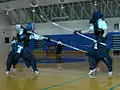 右側が中段の構え