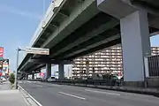 名古屋市中央卸売市場北部市場にアクセスする豊山南出口。物流拠点とのアクセスを考慮している。