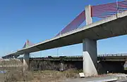 庄内川に架かる赤とんぼ橋。