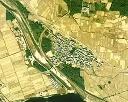 安楽田（1976年度撮影）国土交通省 国土地理院 地図・空中写真閲覧サービスの空中写真を基に作成