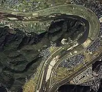 中津原（河口から約14から15km付近）。勝成による治水普請。右下の川が高屋川で、この右上方向に神辺がある。