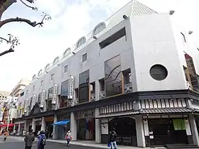 なんばグランド花月ビル(2020年)
