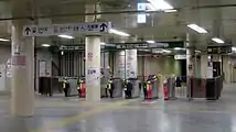 改札口