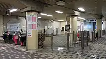 改札口