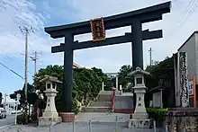 一の鳥居平成2年（1990年）御大典を記念して改築された。