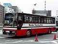 貸切バス用旧々塗色。旧書体が用いられている。東京駅八重洲南口にて。