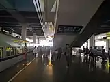 プラットホーム