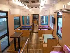 固定クロスシートとイベントスペース