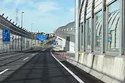 外回り出口の国道302号との合流部。その先の信号で東海通・県道56号に接続。