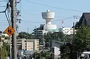 丘陵地帯に配水するため高台に設置されている。