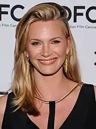 ナターシャ・ヘンストリッジNatasha Henstridge