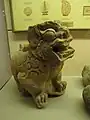 陳朝期の獅子像。