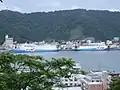 新港岸壁二隻同時使用（「フェリーあかつき」と「ありあけ」）