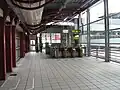 1番線ホームと改札口
