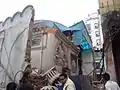 倒壊した建物