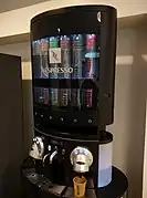 ネスプレッソのカップ式コーヒー自販機（オランダ 2015年4月）