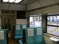 車内板状荷物棚折りたたみ可能