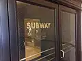 南行ホームへの入口（ニューヨークライフビル内）