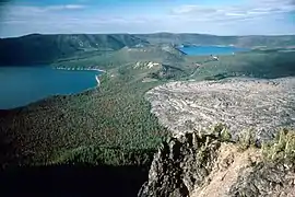 溶岩じわ(右)