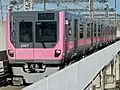 伊奈町の桜をイメージしたさくら色の07編成
