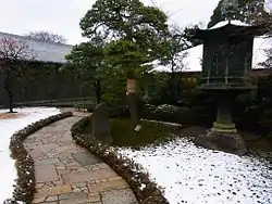 雪景色の庭園を見る（2010年2月18日撮影）