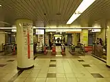 日本橋方面改札(2016年5月)