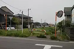 赤白の柵の先にホームがあった。(2011年6月5日)